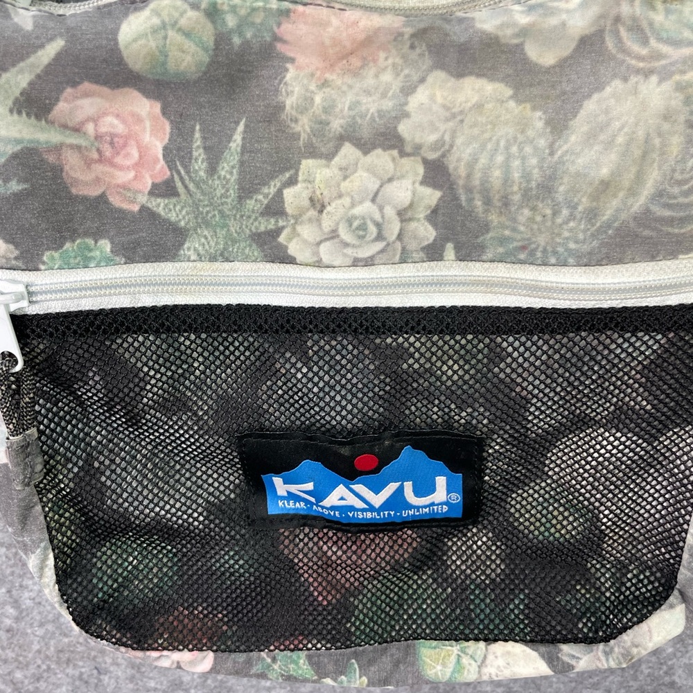 KAVU Rope Sling Bag  Crossbody Green Floral Succulent Cactus Pattern Outdoor - Picture 2 of 13